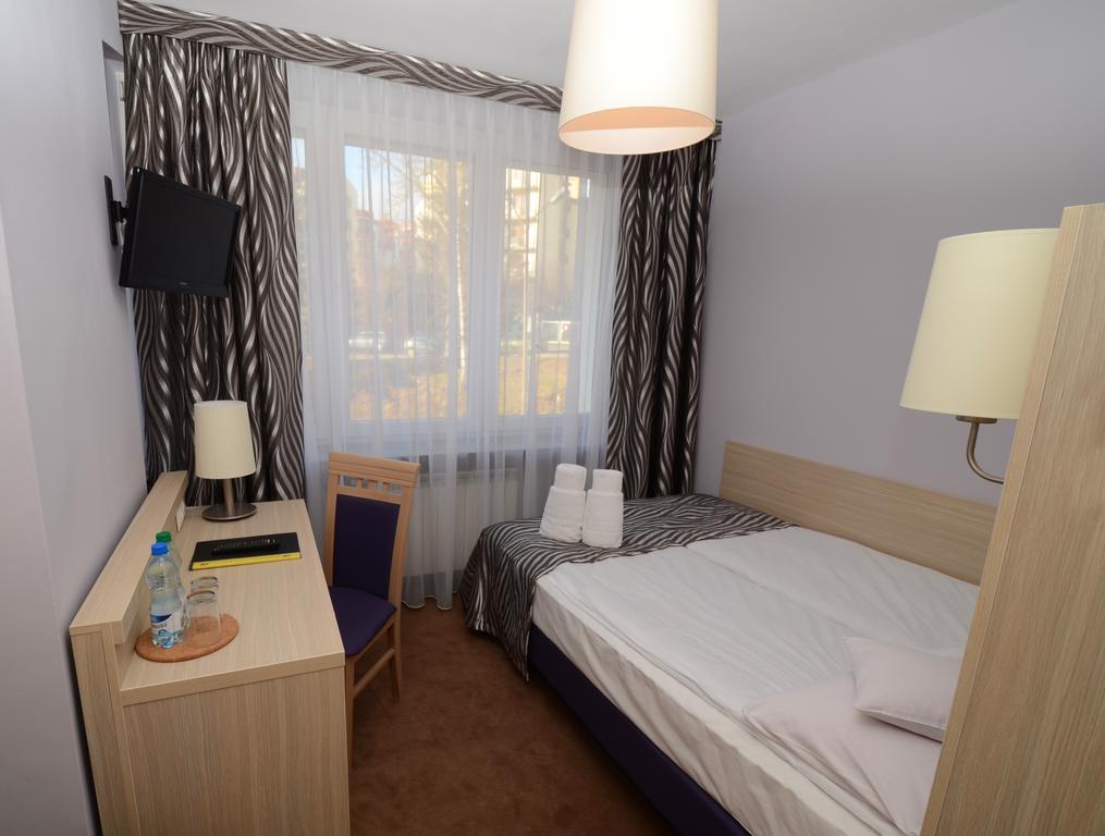 Hotel Pzmot ลูบลิน ภายนอก รูปภาพ