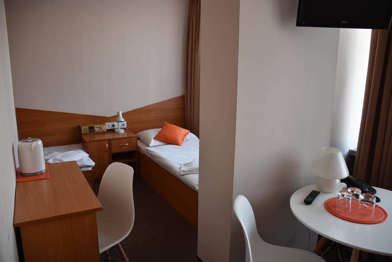 Hotel Pzmot ลูบลิน ภายนอก รูปภาพ