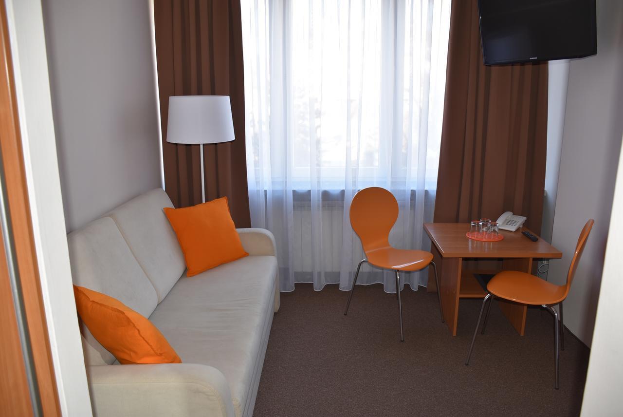 Hotel Pzmot ลูบลิน ภายนอก รูปภาพ